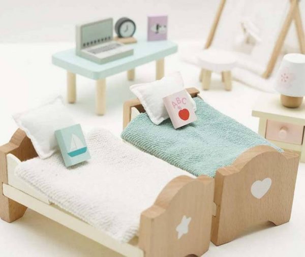 le toy van daisylane childrens bedroom dolls house furniture 19343 - Wood Bee Nice - Children's Wooden Toys | Eco-Friendly Toys