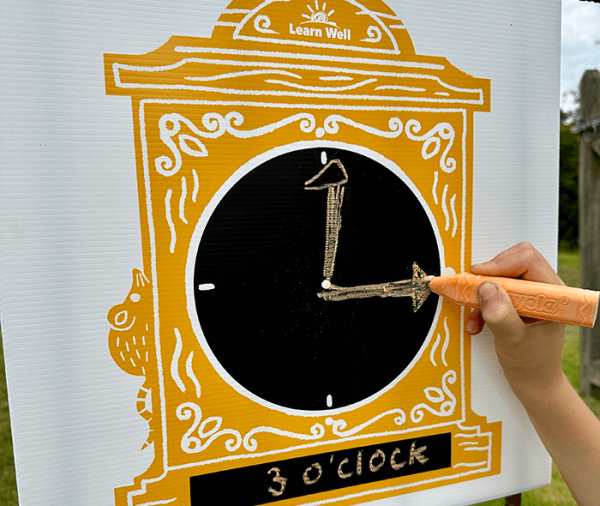 T3517 Clocks Chalkboards with hand - Wood Bee Nice - Children's Wooden Toys | Eco-Friendly Toys